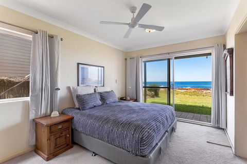 Birubi Lane 4 - Anna Bay - Sydney 4u 2