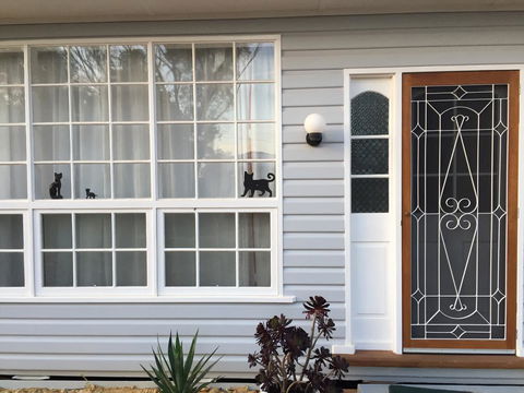 Black Cat Retreat Holiday Home - Sydney 4u 2