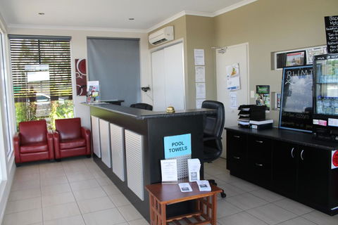 Blackwater Motor Inn - Sydney 4u 1
