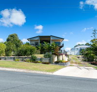 Blue Water Retreat - Upstairs  Downstairs - Sydney 4u