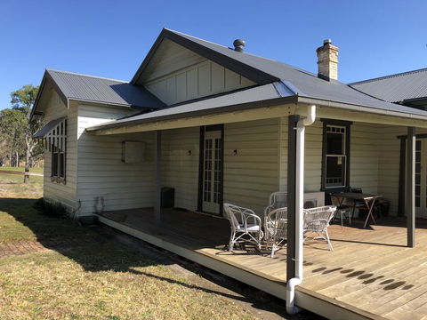 Bobby's Country Rental - Sydney 4u 1