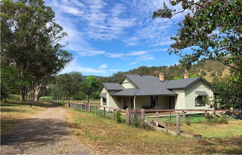 Bobby's Country Rental - Sydney 4u 0