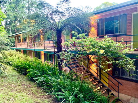 WARBURTON MOTEL - Where Mid-century Style Meets The Mountains - Sydney 4u 3