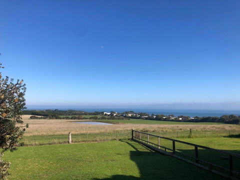 YOLO- Beach-house Views, Near Penguins, Nbn! - Accommodation Sydney 1
