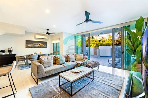 ZEN ARCTIC Luxury 2-Story T/House + Pool & Markets - Accommodation Sydney 0