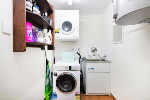 ZEN FORESHORE Cozy 2-BR, 2-BA Holiday Home + Pool - Sydney 4u 1