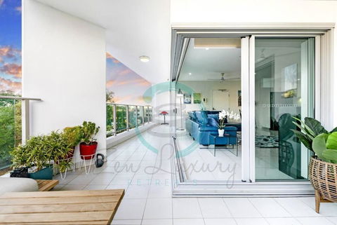 ZEN Tree Blossom: 3-BR Luxury Apt Near Waterfront - Sydney 4u 3