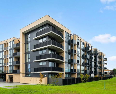ZMITH Apartment - BROOKE, - Near AIS, GIO Stadium, UC, & Nth - Canberra Hospital - Accommodation Sydney 1