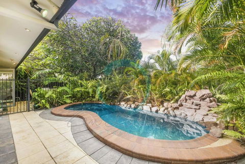 ZEN TREETOPS - Boutique 2-BR Apt W/ Private Pool - Sydney 4u 0