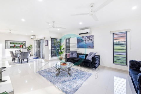 Zenhouse: Stylish Muirhead Home Near Park/Hospital - Sydney 4u 0