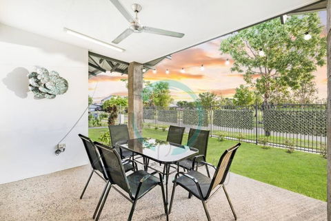 Zenhouse: Stylish Muirhead Home Near Park/Hospital - Sydney 4u 1