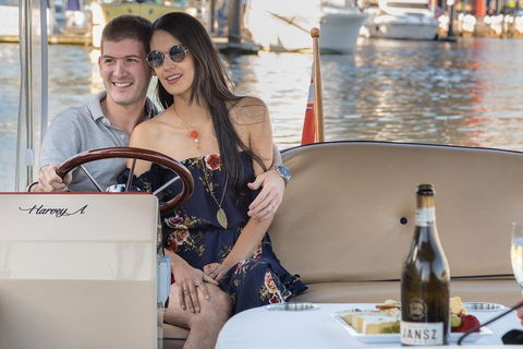 2-Hour Self-Drive Boat Hire On The Yarra River - Sydney 4u 5