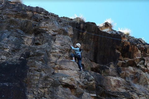 Rock Climbing At The Kangaroo Point Cliffs In Brisbane - Sydney 4u 5