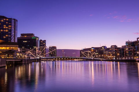 Summer Twilight Cruise On The Yarra River - Sydney 4u 5