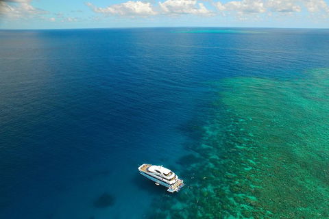 Great Barrier Reef Snorkeling And Diving Cruise From Cairns - Sydney 4u 4