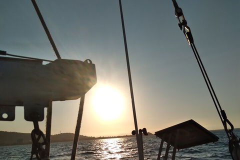Townsville Small Group Early Morning Sailing Cruise Boat Tour Charter Hire - Sydney 4u 5