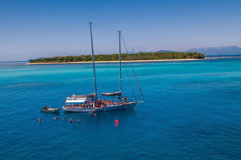 Ocean Free Green Island & Great Barrier Reef Snorkel Cruise, Cairns 25 Guests - Sydney 4u 0