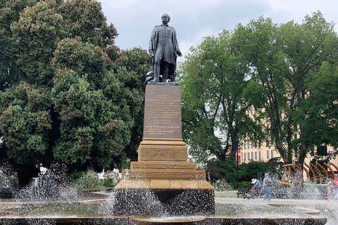 2-Hour Small-Group Walking Tour Of Hobart - Sydney 4u 3