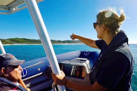 Julian Rocks Byron Bay Cruise - Sydney 4u 3