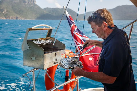 2-Night Cabin Charter Aboard Cruising Yacht Milady - Sydney 4u 5