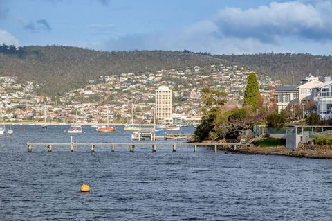Derwent River Historic Harbour Cruise From Hobart - Sydney 4u 5